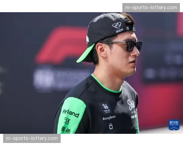 F1沙特站正赛：维斯塔潘起步失误跌至第三，周冠宇守住积分区
