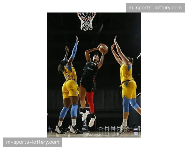 WNBA季前赛：拉斯维加斯王牌大胜芝加哥天空，阿贾·威尔逊20+10